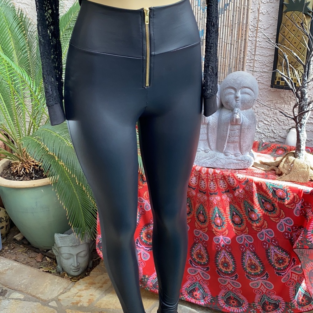 ❣️❣️2❤️❤️’s FRONT ZIPPER FAUX LEATHER LEGGINGS❣️❣️